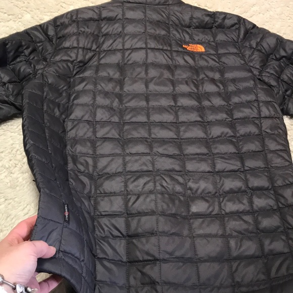 North Face Thermoball puffer jacket - new cond XL - Picture 5 of 8